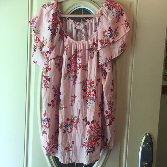 Terra & Sky Tops - ☀️ Terra & Sky 3x pink and floral blouse